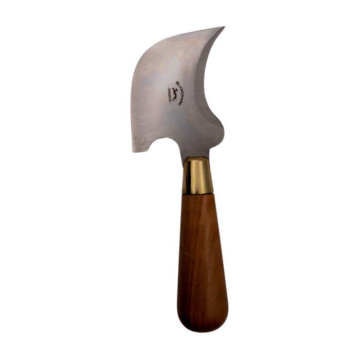 Notched Cutting Horn with Wooden Handle
